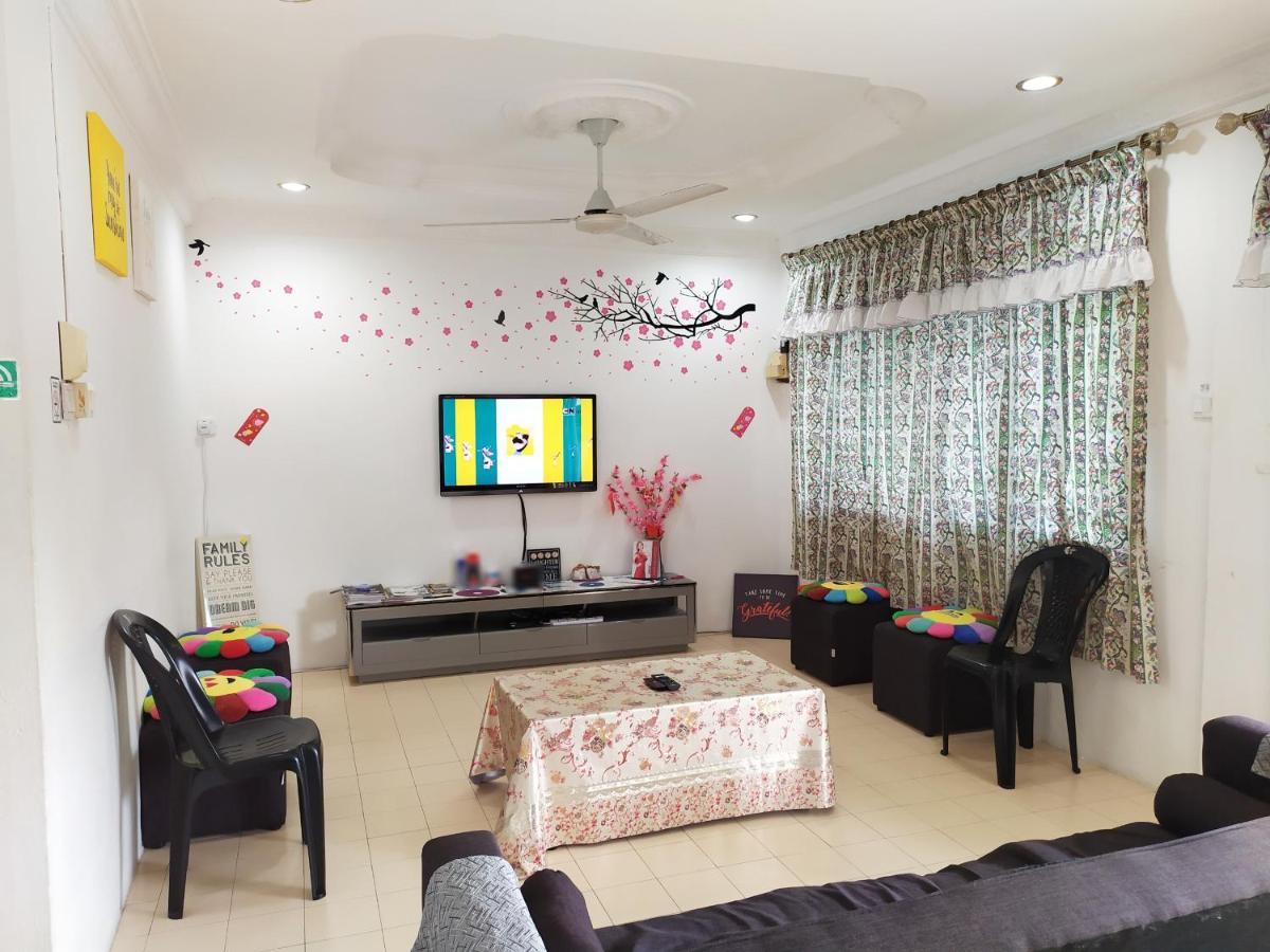 H Homestay Sibu - 1000Mbps 1Gbps Wifi, Astro & Auto Gate Parking Semi Detached House! Extérieur photo