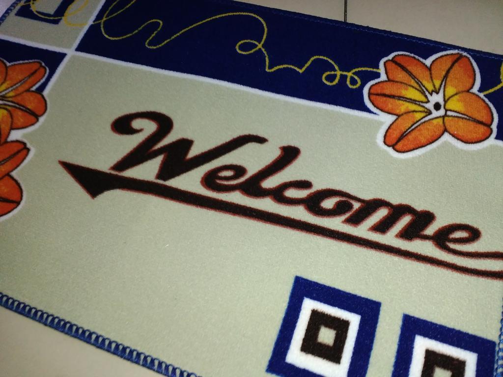 H Homestay Sibu - 1000Mbps 1Gbps Wifi, Astro & Auto Gate Parking Semi Detached House! Extérieur photo